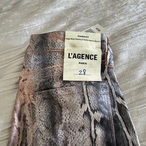 Brand new size 28